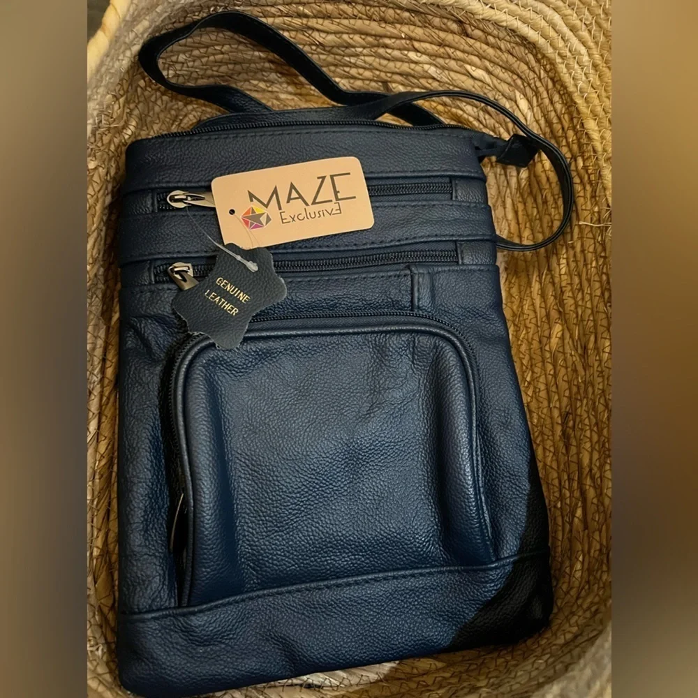 Maze Crossbody Navy Leather 5 Zip 1 Pocket